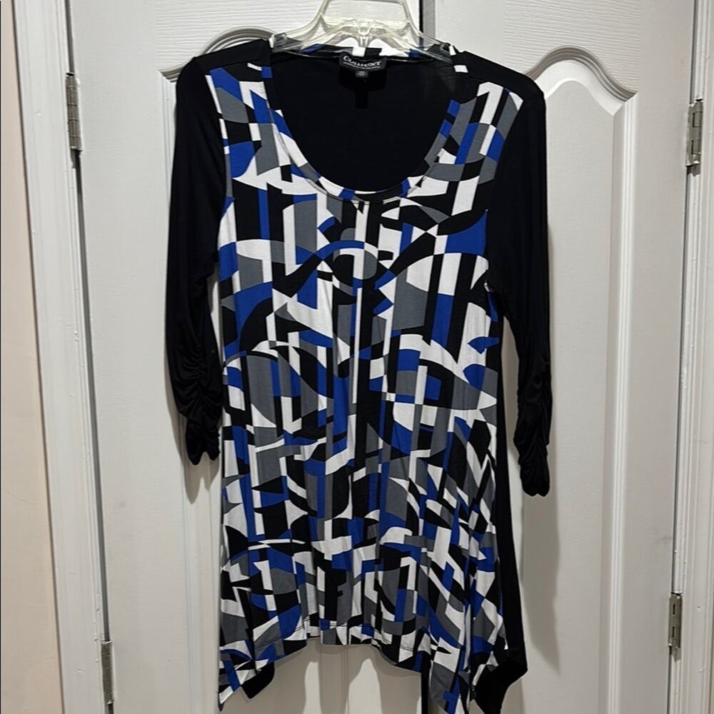 Context M Black White blue Asymmetrical Graphic Tunic hi low hemline like new